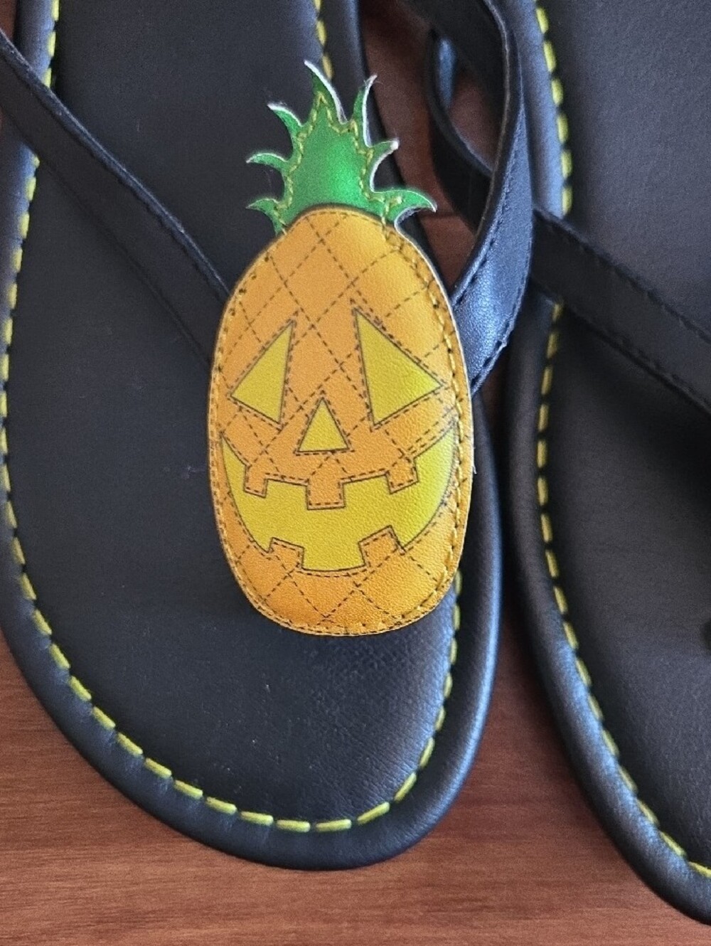 STRANGECVLT Flip Flops 2 Pr w/ Pumpkin Pineapple & Strawberry Appliqués Sz 8 - Picture 5 of 10